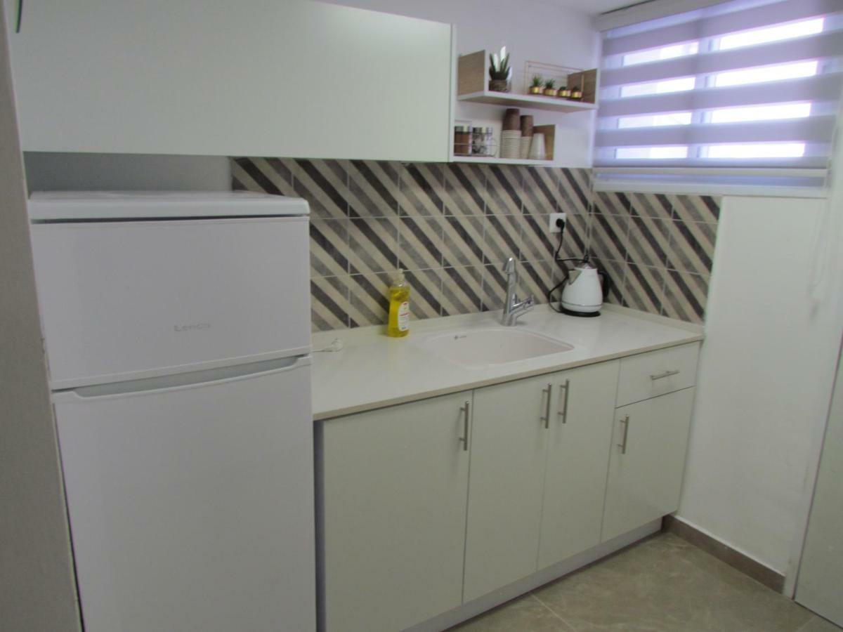 Eleni Apartment Eilat Buitenkant foto