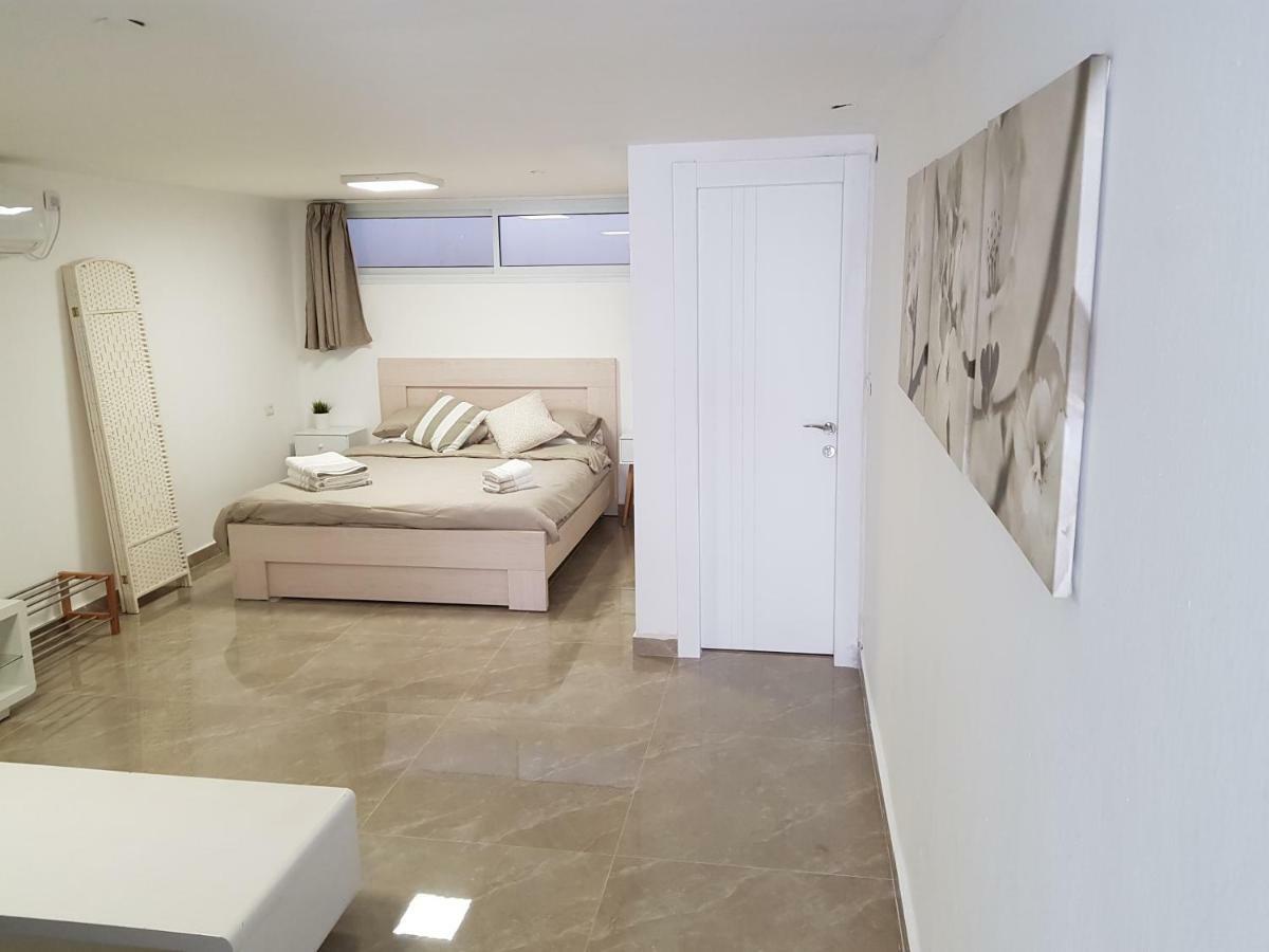 Eleni Apartment Eilat Buitenkant foto